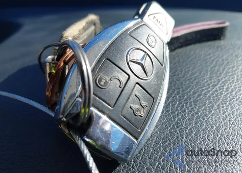 2012 Mercedes-Benz C 250 from USA, damaged, VIN WDDGJ4HB3CF754901